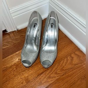 Silver Peep Toe High Heels Size:9.5